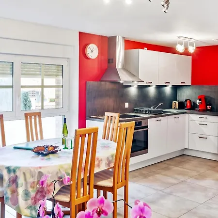 Vakantiehuis Maison Charmante A + Jardin